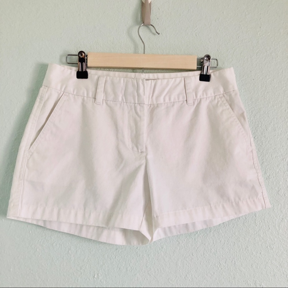 •Vineyard Vines• White Women’s Shorts